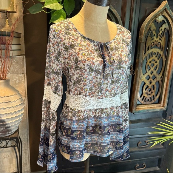 Altar’d State Floral Chiffon Retro Peasant top - Picture 11 of 16